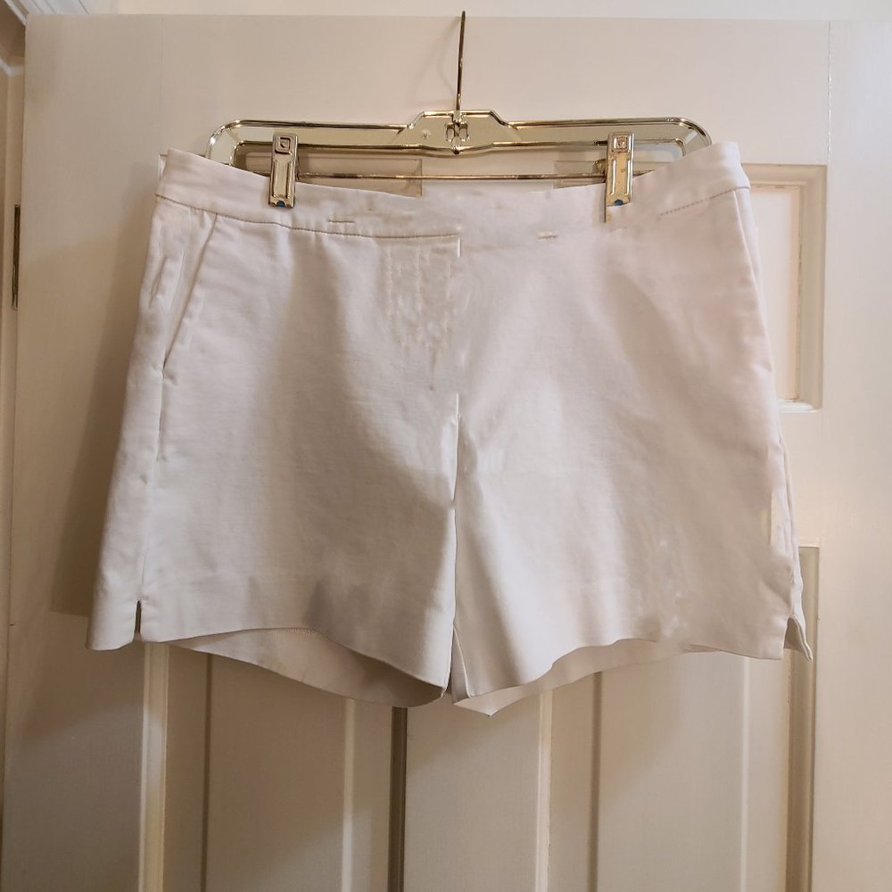 Boden white shorts  size 6    4" length  NWOT